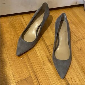 Ann Taylor “Reese” Suede Pump in Alley Grey Size 5.5M